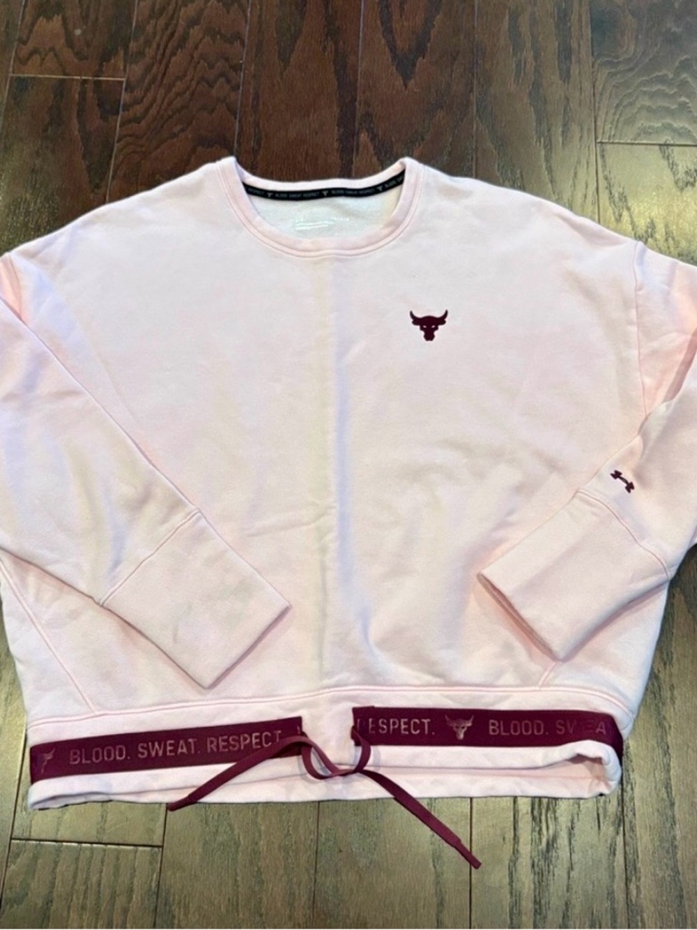 Under Armour Women’s Pale Pink Crewneck Sweatshirt with Maroon Trim